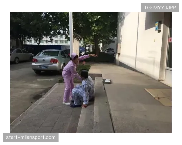 卡斯尔训练中不慎撞上文班初步检查结果显示伤情并不严重